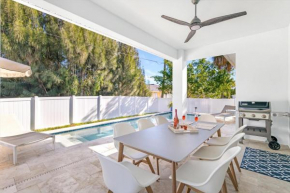 767 LUXURIOUS BRANDNEW NAPLES HOUSE-ENJOY THE HEATED SALTWATER Pool !